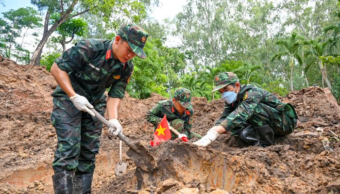  Công tác tìm kiếm, quy tập hài cốt liệt sĩ tại Công viên Lê Thị Riêng 