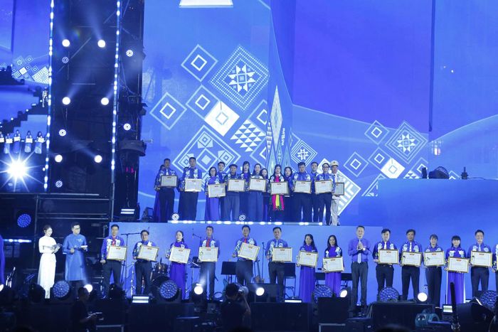 Trao Giải thưởng Nguyễn Chí Thanh năm 2026. Ảnh: HÀ NGUYỄN