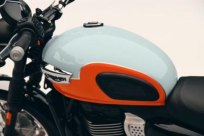 Phiên bản T40 tiêu chuẩn sở hữu chi tiết trang trí mạ chrome và nhôm phay mờ ở gương chiếu hậu, tay dắt và hệ thống ống xả, đi kèm ba lựa chọn phối màu hai tông gồm Aegean Blue / Fusion White, Meriden Blue / Tangerine Orange và New England White / Jet Black.