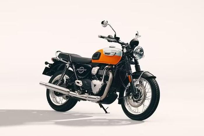Được hợp tác phát triển cùng Bajaj, hai biến thể mới Triumph Bonneville T40 mang kiểu dáng cổ điển đặc trưng của dòng Bonneville thập niên 1960 nhưng được trang bị nền tảng công nghệ và động cơ hiện đại.