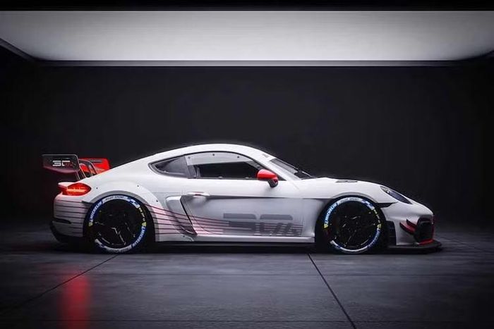 Porsche 718 GT4 RS Clubsport MR 30 cũng nhận được các chi tiết đồ họa kỷ niệm 30 năm ở nội ngoại thất nhưng không có sự điều chỉnh về mặt cơ khí động cơ như người anh em 911.
