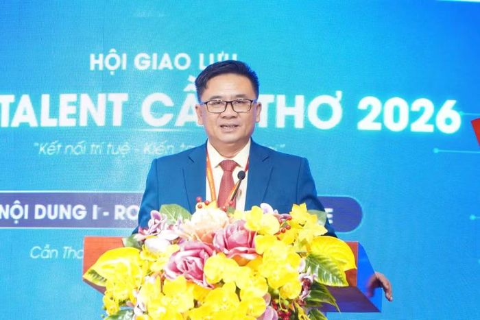 Nhà giáo Ưu tú, Giáo sư, Tiến sĩ Nguyễn Chí Ngôn, Phó Hiệu trưởng Trường ĐH Nam Cần Thơ phát biểu tại Hội giao lưu.