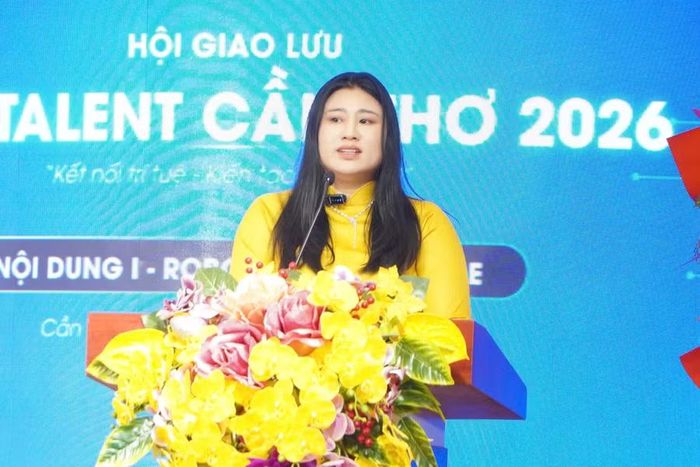 Bà Võ Thị Hiền, Chủ tịch HĐQT kiêm Tổng Giám đốc Công ty Cổ phần Giáo dục - Công nghệ Quốc tế Milestones, Trưởng ban tổ chức phát biểu khai mạc.