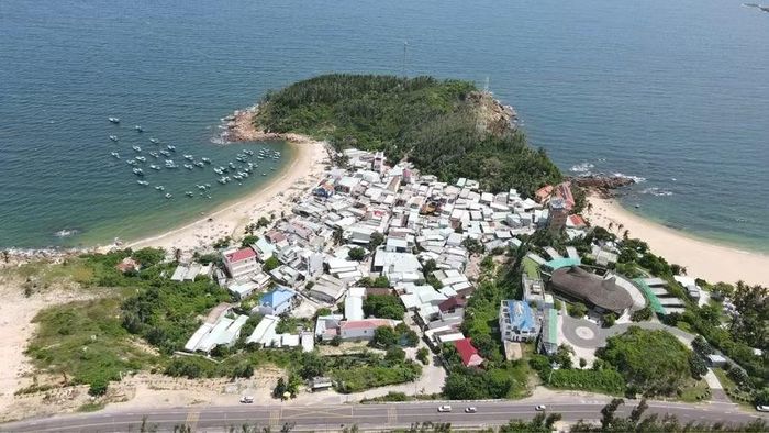 Làng chài Bãi Xép có khoảng 200 hộ với 900 nhân khẩu.