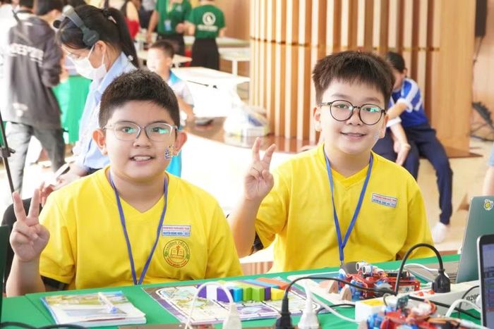 Học sinh Cần Thơ hào hứng tranh tài, thể hiện tư duy sáng tạo và bản lĩnh công nghệ.
