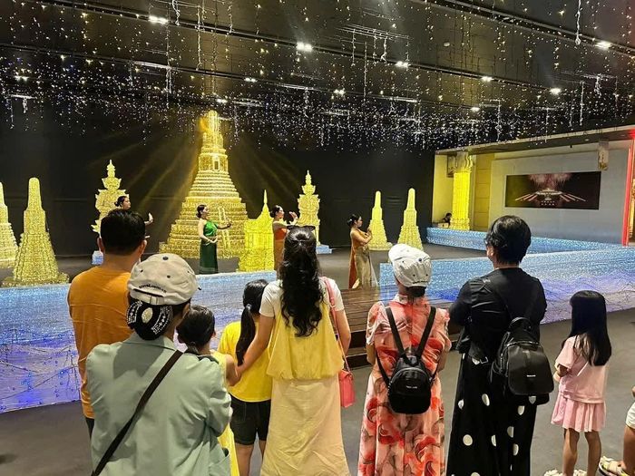 Trải nghiệm ở Bảo tàng Ánh sáng. (Ảnh: TGCC)