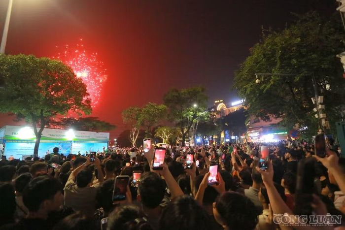 Đây là một trong những hoạt động chào mừng kỷ niệm 72 năm Ngày Giải phóng Thủ đô, tạo không khí vui tươi, phấn khởi cho người dân và du khách trong dịp lễ.