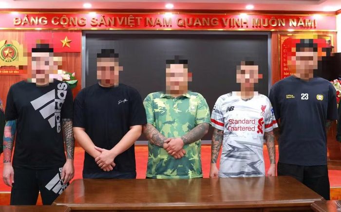 Các đối tượng tại cơ quan công an - Ảnh: Công an tỉnh Lào Cai.