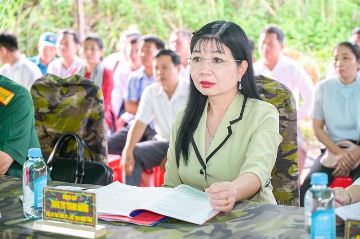 Bà Trần Thị Thanh Hương, Phó Bí thư Tỉnh ủy, Chủ tịch HĐND tỉnh dự diễn tập. Ảnh: Phương Vũ