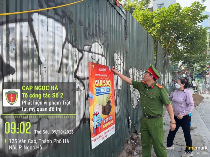 Nhiều biển quảng cáo, tờ rơi đã được lực lượng chức năng tiến hành tháo bỏ. Ảnh: Công an phường Ngọc Hà