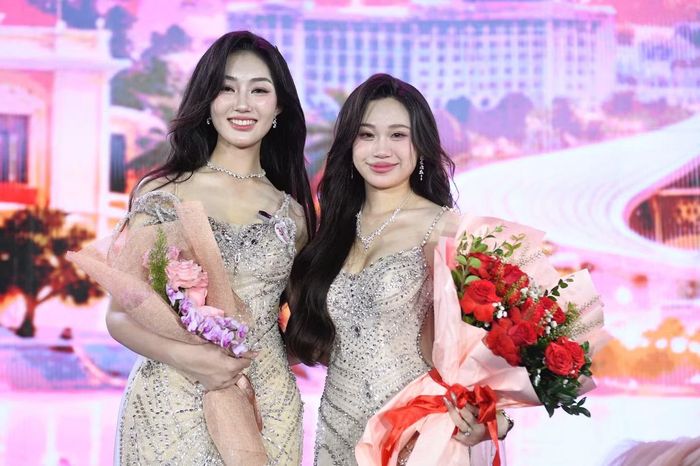 Không chỉ có nước mắt chia tay, sân khấu Chung khảo Hoa hậu Việt Nam 2026 còn ghi lại những nụ cười của thí sinh khi nhìn lại hành trình đã qua.