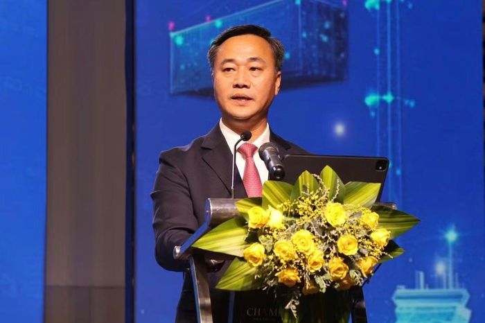 Chủ tịch UBND tỉnh Khánh Hòa phát biểu tại hội nghị.