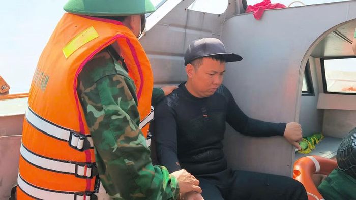 Bộ đội Biên phòng đã kịp thời cứu người đàn ông gặp nạn.