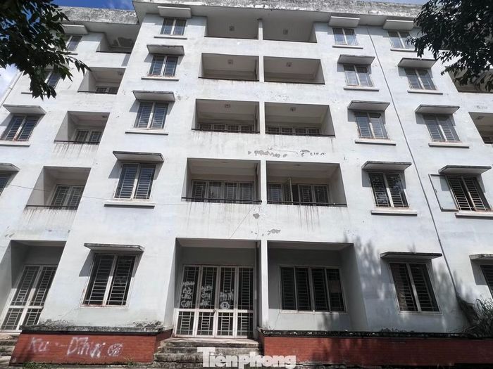 Sau hơn 15 năm đưa vào hoạt động, cả nghìn căn hộ vẫn chưa được sử dụng.