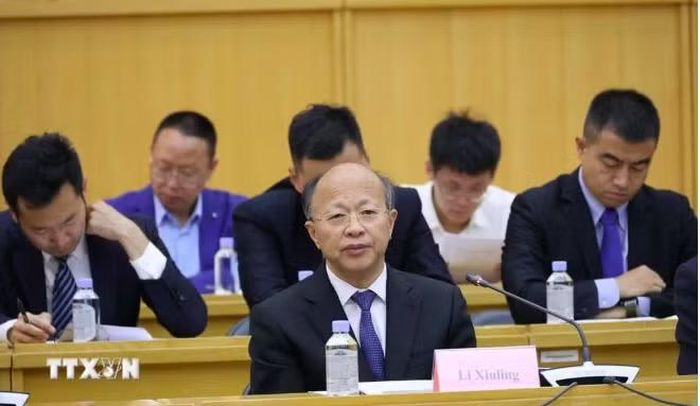 Ông Lý Tú Lĩnh - Chủ nhiệm Ủy ban Thường vụ Nhân Đại thành phố Bắc Kinh, phát biểu tại toạ đàm. Ảnh: TTXVN