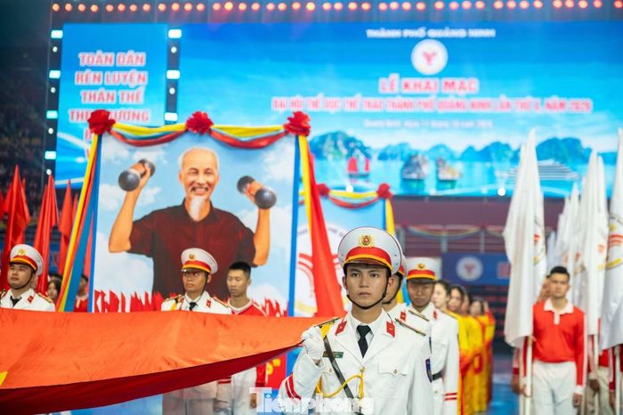 tinh thần của Đại hội phải tiếp tục được lan tỏa đến từng địa phương, cơ quan, đơn vị, trường học, khu dân cư và mỗi gia đình, để rèn luyện thể dục, thể thao thực sự trở thành nhu cầu thường xuyên, thói quen và nét đẹp trong đời sống của người dân.