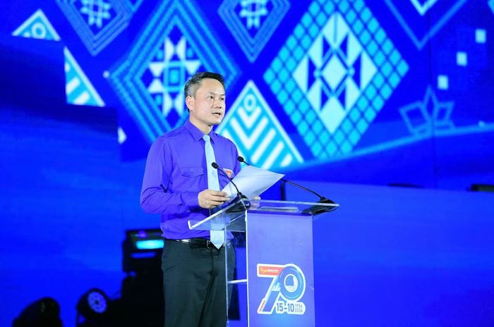 Anh Nguyễn Kim Quy – Bí thư T.Ư Đoàn, Chủ tịch T.Ư Hội LHTN Việt Nam ôn lại chặng đường 70 năm hào hùng của Hội LHTN Việt Nam. Ảnh: Xuân Tùng