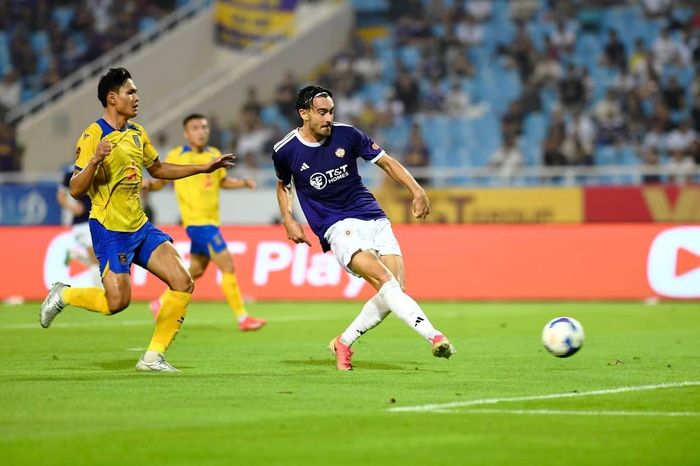  Hai Long kiến tạo và Jung ghi bàn, pha bóng hoàn hảo của Hà Nội. Ảnh: Fanpage Hanoi FC. 