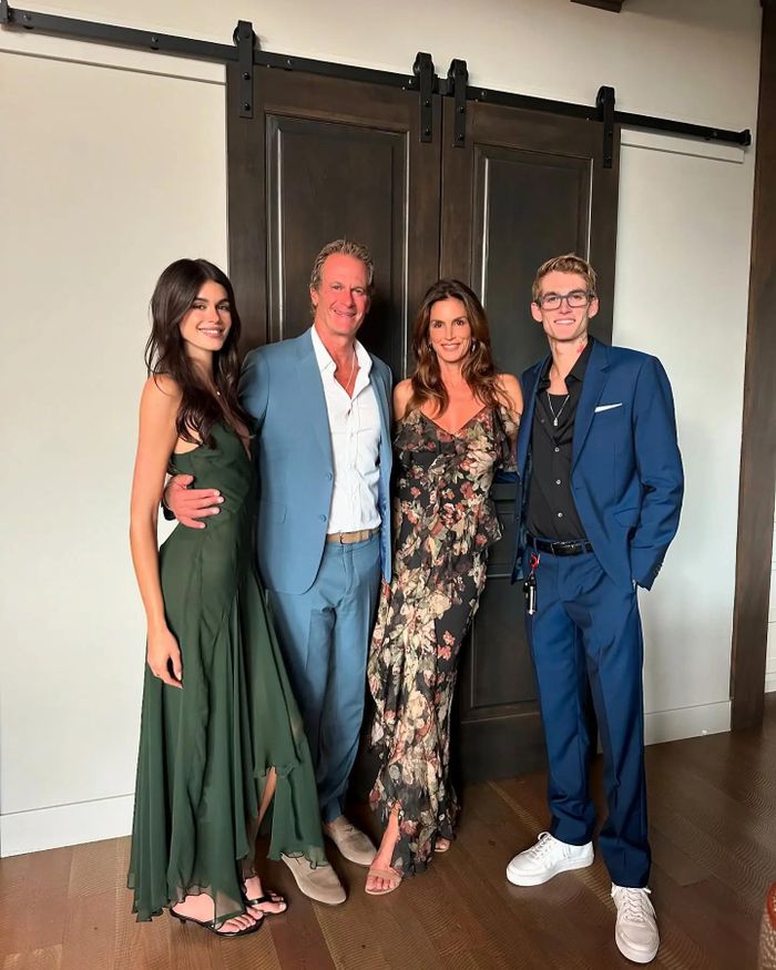 Gia đình khi còn đủ 4 thành viên của Cindy Crawford. Ảnh: IGNV 