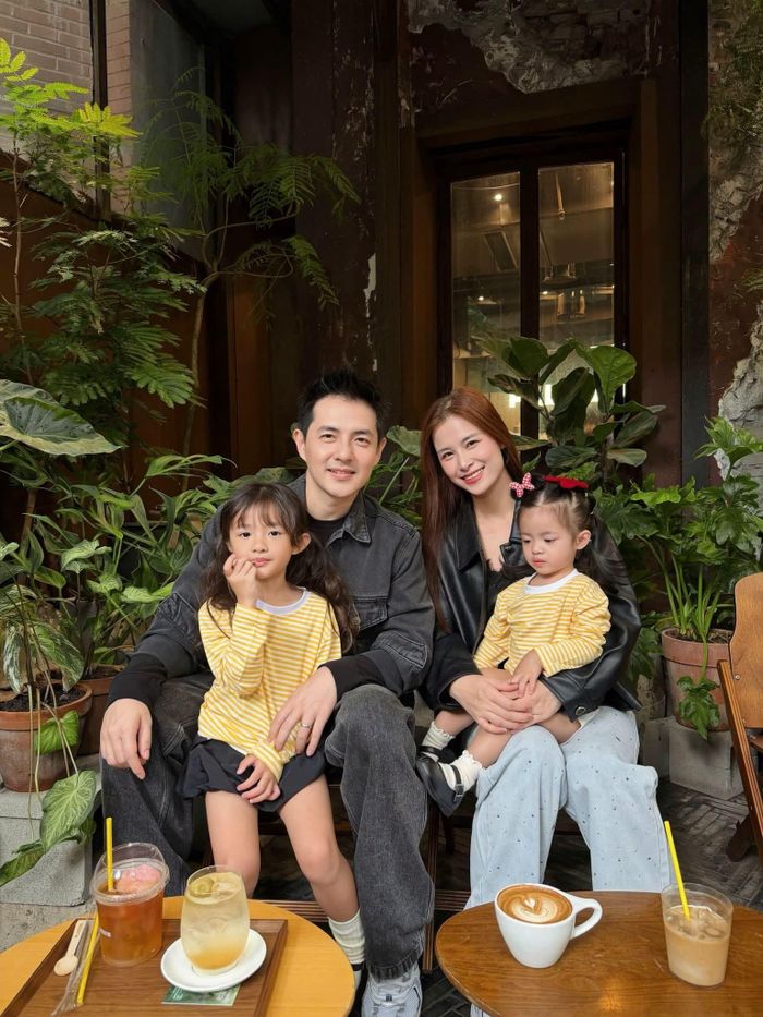 Gia đình viên mãn của ca sĩ Đông Nhi - Ông Cao Thắng.