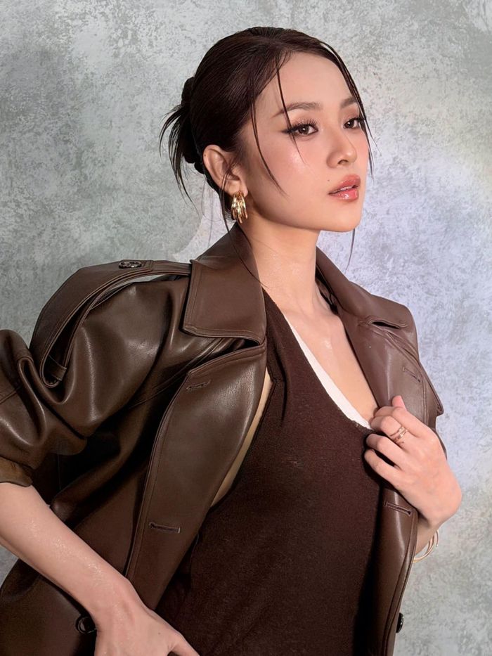 Diễn viên Lê Tam Triều Dâng gợi cảm.