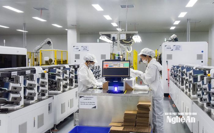 Sản xuất tại Khu công nghiệp Hoàng Mai I. Ảnh: TL