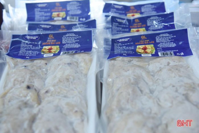 Chả mực là một trong hai sản phẩm đã đạt chuẩn OCOP 3 sao của Hợp tác xã Hoàng Gia Lan.