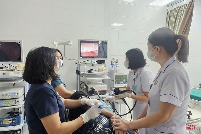 Năng lực của đội ngũ y bác sĩ tại các cơ sở y tế tuyến khu vực ngày càng được nâng lên.