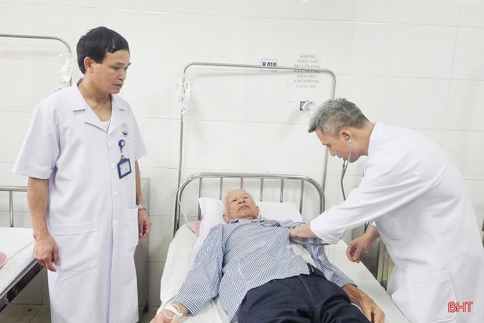 Nhờ tăng cường kết nối với các bệnh viện tuyến trên nên năng lực thăm khám, điều trị tại Trung tâm Y tế Đức Thọ không ngừng được nâng lên.