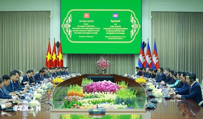 Thủ tướng Lê Minh Hưng hội đàm với Thủ tướng Vương quốc Campuchia Hun Manet. (Ảnh: Dương Giang/TTXVN)