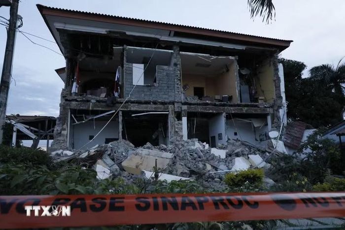 Ngôi nhà bị hư hại sau trận động đất tại Penonome, Panama, ngày 9/10. (Ảnh: THX/TTXVN phát)