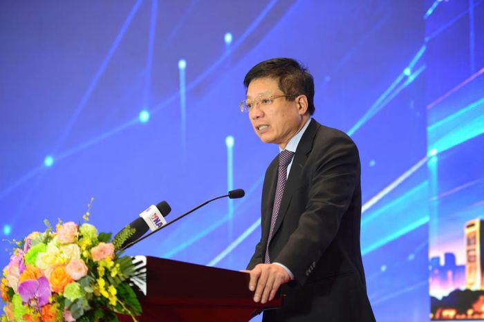 Ông Hồ Sỹ Hùng nhấn mạnh về hai điều kiện tiên quyết, bắt buộc phải đồng thời tồn tại để tạo ra một kỷ nguyên tăng trưởng mới. (Ảnh: Vietnam+)