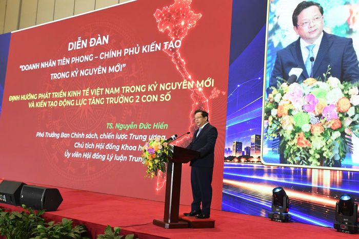 Phó Trưởng ban Ban Chính sách, Chiến lược Trung ương đã phác họa bức tranh vĩ mô đầy tham vọng của nền kinh tế. (Ảnh: Vietnam+)