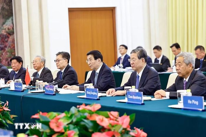Chủ tịch Chính hiệp toàn quốc Trung Quốc Vương Hộ Ninh phát biểu tại cuộc hội kiến Chủ tịch Quốc hội Trần Thanh Mẫn. (Ảnh: Doãn Tấn/TTXVN)