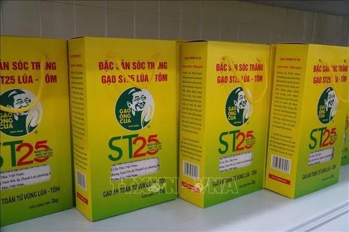 Sản phẩm gạo ST25 thương hiệu Gạo Ông Cua (TP. Cần Thơ) đã được đăng ký bảo hộ sở hữu trí tuệ. Ảnh: Thu Hiền/TTXVN