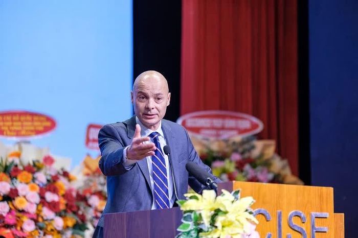 Đại sứ Pháp tại Việt Nam Didier Le Bret phát biểu tại Đối thoại Quy Nhơn.