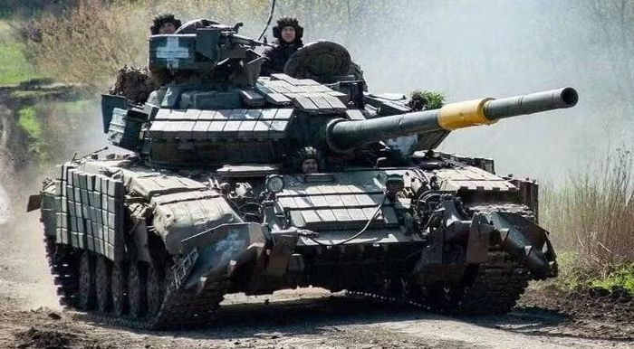 Lữ đoàn cơ giới số 56 của Quân đội Ukraine, xe tăng T-64BV. Ảnh: MW.