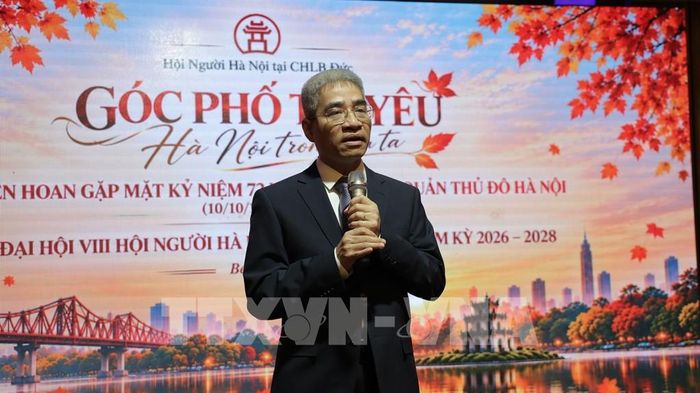 Đại sứ Nguyễn Đắc Thành phát biểu tại buổi gặp mặt. Ảnh: Thu Hằng - PV TTXVN tại Đức