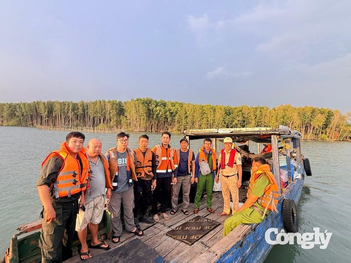 Bảo đảm an toàn giao thông đường thủy tại TP.HCM.