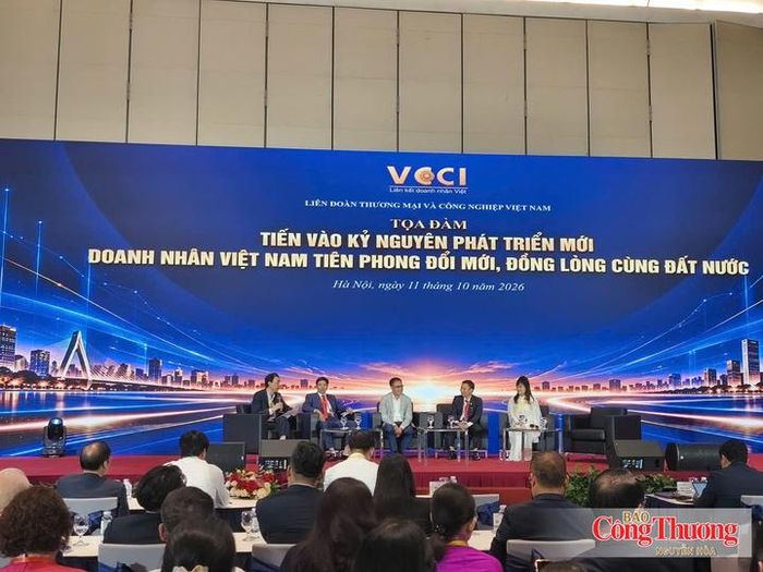 Tọa đàm trong khuôn khổ diễn đàn.