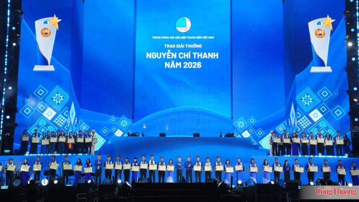 70 cán bộ Hội tiêu biểu có thành tích xuất sắc trên toàn quốc vinh dự nhận Giải thưởng Nguyễn Chí Thanh năm 2026 tại lễ kỷ niệm.