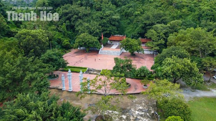 Hằng năm, từ ngày 12 - 15 tháng 3 âm lịch, người dân và du khách thập phương lại tìm về đền thờ Mai An Tiêm để trẩy hội, dâng hương tưởng nhớ công lao khai phá vùng đất đã gắn với tên tuổi ông.