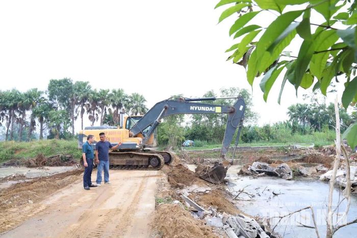 Công ty CP Tập đoàn Xây dựng Miền Trung tiếp tục mở các mũi thi công mới trên diện tích đã bàn giao mặt bằng.