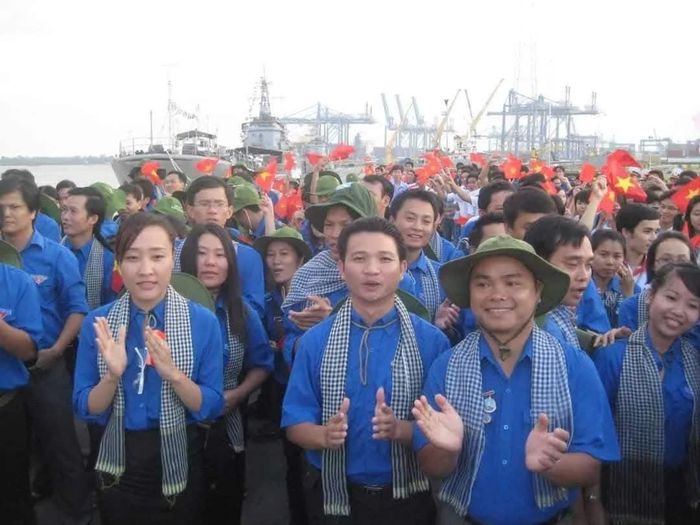 Ảnh tư liệu trong “Hành trình theo dấu tích Đường Hồ Chí Minh trên biển - Học kỳ trên biển” năm 2011 do tác giả cung cấp.