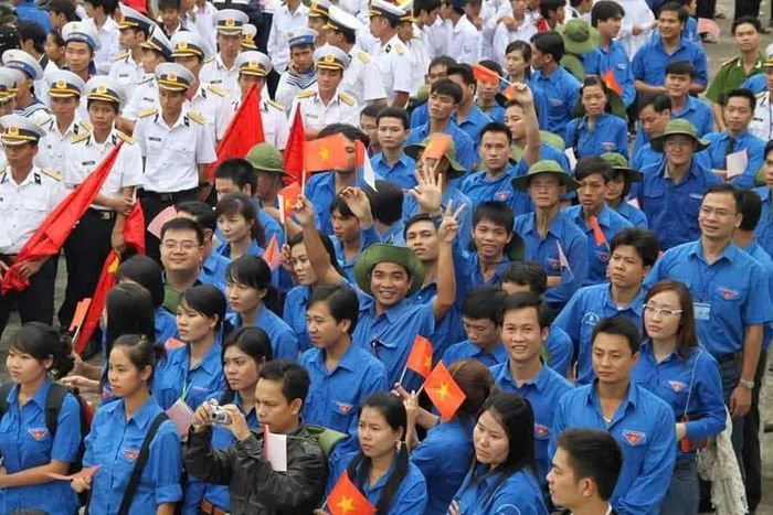 Ảnh tư liệu trong “Hành trình theo dấu tích Đường Hồ Chí Minh trên biển - Học kỳ trên biển” năm 2011 do tác giả cung cấp.