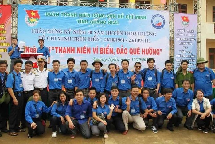 Ảnh tư liệu trong “Hành trình theo dấu tích Đường Hồ Chí Minh trên biển - Học kỳ trên biển” năm 2011 do tác giả cung cấp.