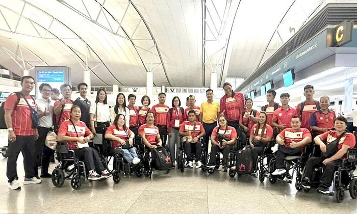 Đoàn Thể thao người khuyết tật Việt Nam khởi hành từ sân bay Tân Sơn Nhất (Thành phố Hồ Chí Minh).