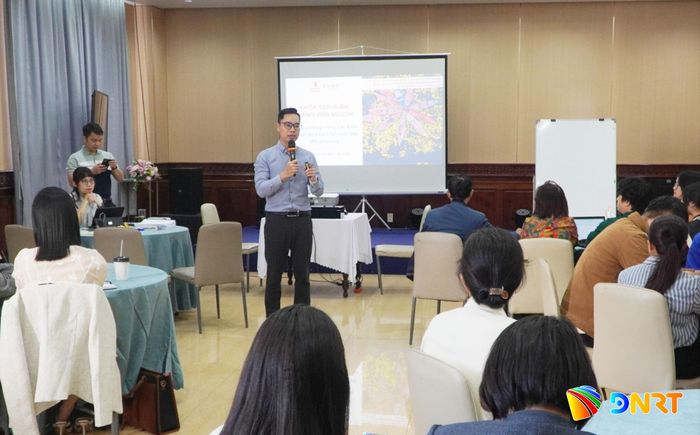 Một số địa phương phía nam thành phố liên kết với các đơn vị chuyên môn tổ chức tập huấn cho người dân về hoạt động du lịch cộng đồng. Ảnh: PHAN VINH