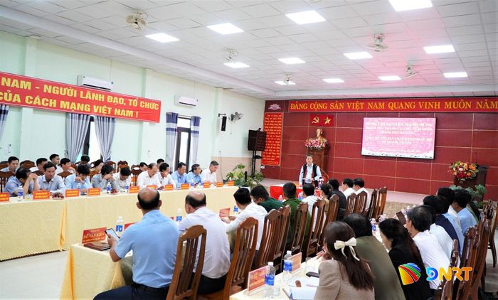 Quang cảnh buổi làm việc. Ảnh: VINH ANH
