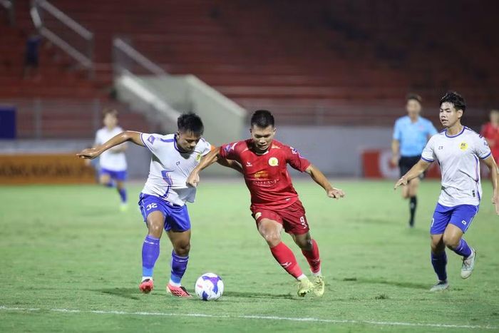  Quy Nhơn United không thể giữ trọn lợi thế sân nhà và chấp nhận chia điểm ở vòng 2. Ảnh: Nguyễn Dũng 